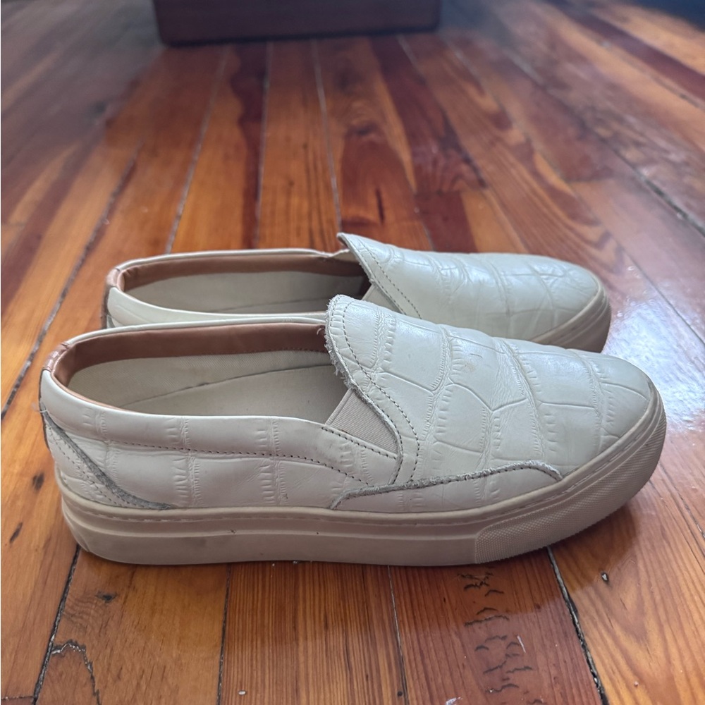 Soludos women’s slip on shoes. Size 7